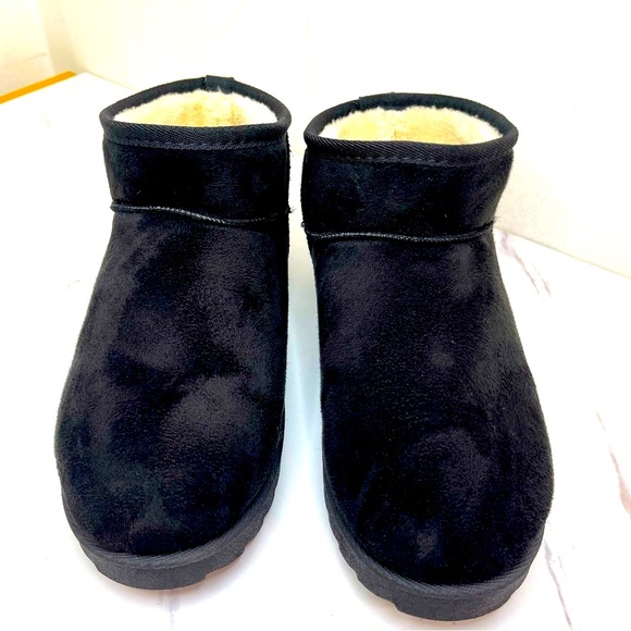 Mudd Women's Black Suede Ankle Boots Size 9 Flat Mini Boots - Picture 3 of 10